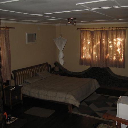 The Stone Guest House Livingstone Habitación foto